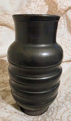 OAXACA BLACK POTTERY RIBBED CLAY VASE MATTE BLACK SIGNED LAMA 8″H MEXICO
