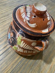 Vintage Mexican Tlaquepaque Redware Pottery Bean Pot w/Lid Hand Painted NICE!!