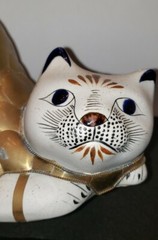Vint Tonala Mexican stretching cat ceramic Figurine decorated with brass scales