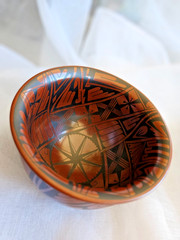Mata Ortiz Pottery Bowl by Baudel Lopez Corona – Black On Red Fine Art Olla