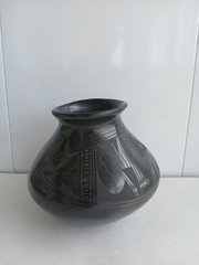 Santa Clara Pueblo 6″ Black Pot Oaxaca Mexico Barro Negro Pottery Artist Elida