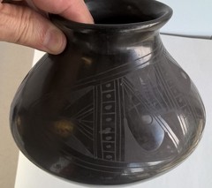 Santa Clara Pueblo 6″ Black Pot Oaxaca Mexico Barro Negro Pottery Artist Elida