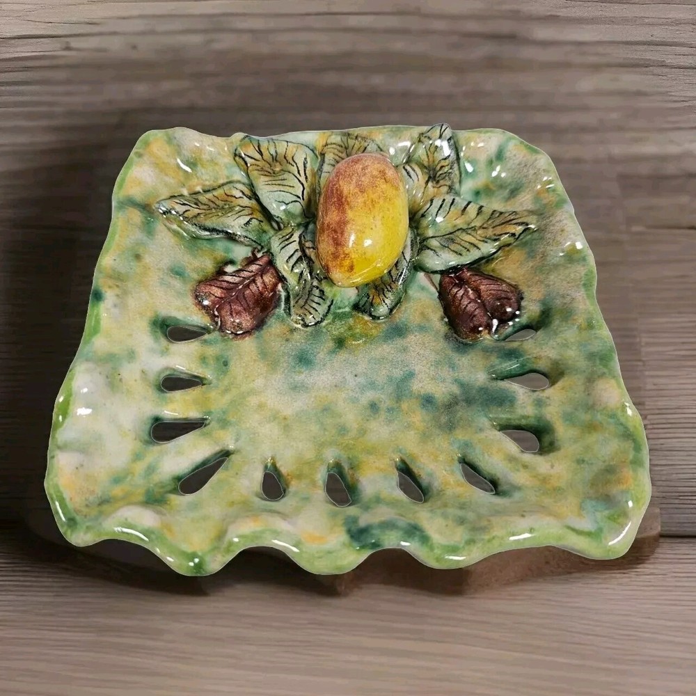 Mexican Majolica Green 3D Folk Art Wall Pottery Mellado Gto Lemon Fruit Wavy