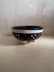 Vintage Mexican Folk Art Tripod Pottery Bowl Hand Painted Black Red Green