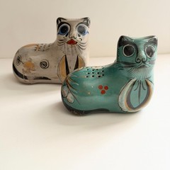 Vintage Set of Two Cat Figurines Tonala Mexico Folk Art Pottery 4 x 3.5″ Signed