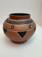 Early Vintage Mexican Signed Pot Vase Vessel Planter Leopoldo de Mexico Brown