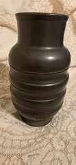 OAXACA BLACK POTTERY RIBBED CLAY VASE MATTE BLACK SIGNED LAMA 8″H MEXICO