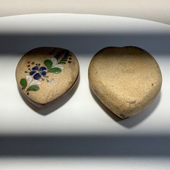 Vintage Hand Painted Mexican Tonala Pottery Heart Shape Trinket Box w/ Lid 4”