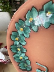 Vintage Mexican Folk Art Hand Painted Clay 10-1/8” Plate 3D Green Lizard Flower
