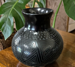 Mata Ortiz Pottery Tomasa Mora Black Geometric Maze Vase Jar Art Mexican Clay