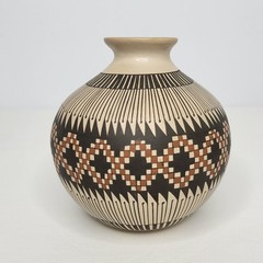 Mata Ortiz Round Geometric Pot with Wooden Display Base Signed Juan Mora