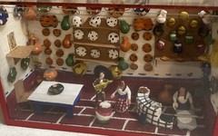 Vintage Mexican Folk Art Scene Niche Diorama Miniature Clay Pottery 6” X 3”