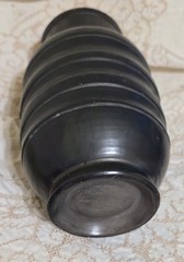 OAXACA BLACK POTTERY RIBBED CLAY VASE MATTE BLACK SIGNED LAMA 8″H MEXICO