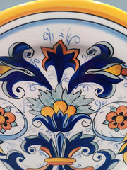 KERAMICS PERU POTTERY HAND PAINTED ROUND SERVING PLATE OR PLATTER