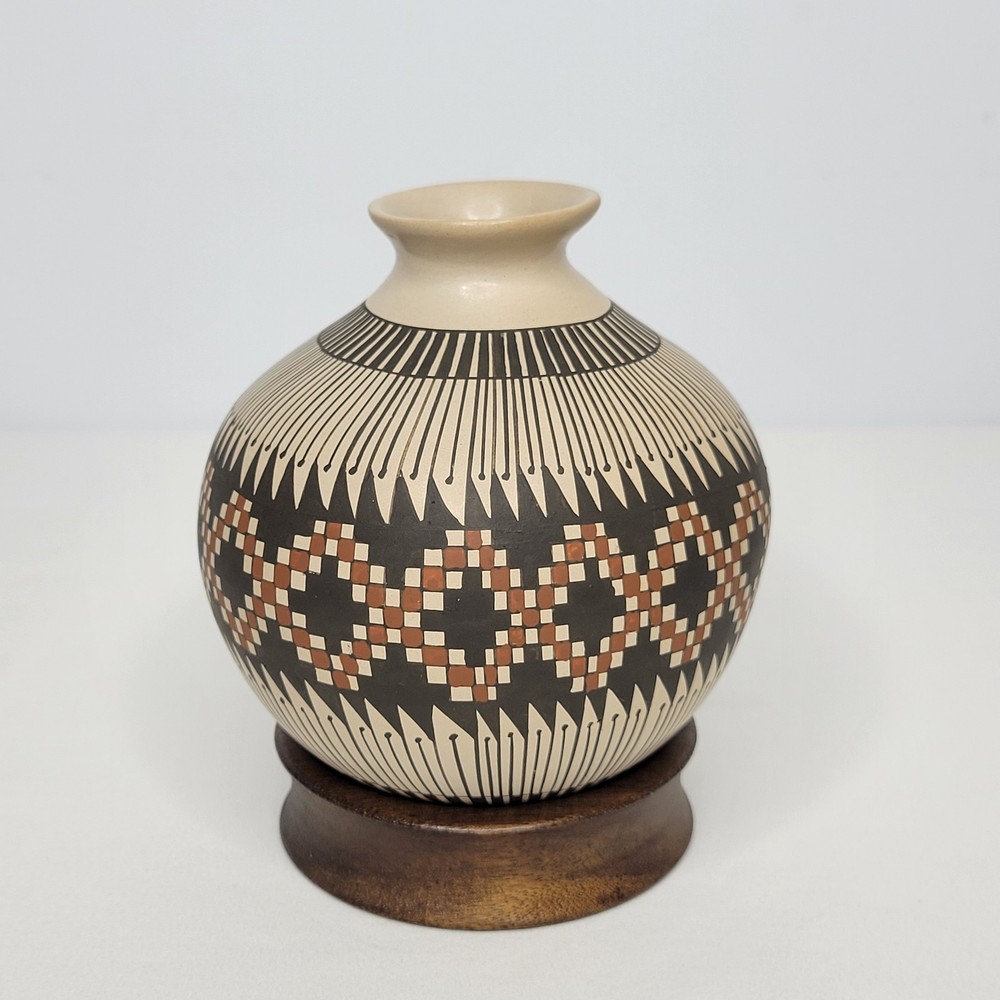 Mata Ortiz Round Geometric Pot with Wooden Display Base Signed Juan Mora