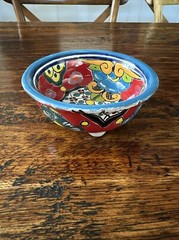 Talavera Mexican Pottery MultiColor Salsa/Guacamole Bowl with Legs. New.