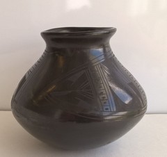 Santa Clara Pueblo 6″ Black Pot Oaxaca Mexico Barro Negro Pottery Artist Elida