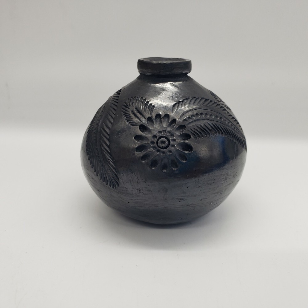 Vintage Oaxaca pottery vase black round floral carved design pot Mexico 2.25 h