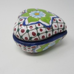 Hand Painted Puebla Mexico Pottery Heart Dish Tepépa Signed 1999 Floral 3.25″