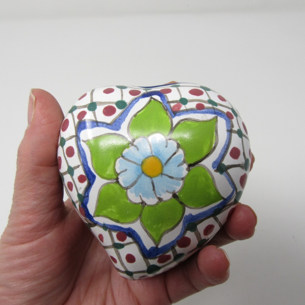 Hand Painted Puebla Mexico Pottery Heart Dish Tepépa Signed 1999 Floral 3.25″
