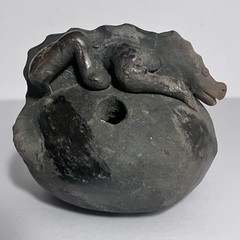 BLACK CLAY VESSEL With 2 Holes & LIZARD FETISH / Pre-Colombian Style / 4 INCHES