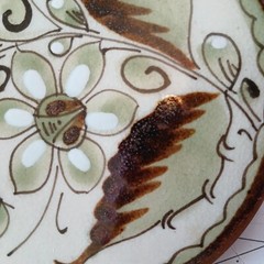 Ken Edwards Pottery Mexico Single Coaster Flower And Butterfly 4.5″ Some Crazing