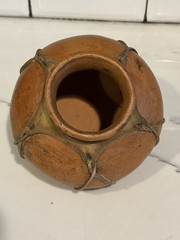 Excellent Vintage TARAHUMARA Raramuri Rawhide Bound Clay Pot 5″ Beauty