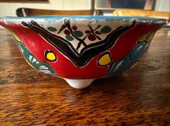 Talavera Mexican Pottery MultiColor Salsa/Guacamole Bowl with Legs. New.