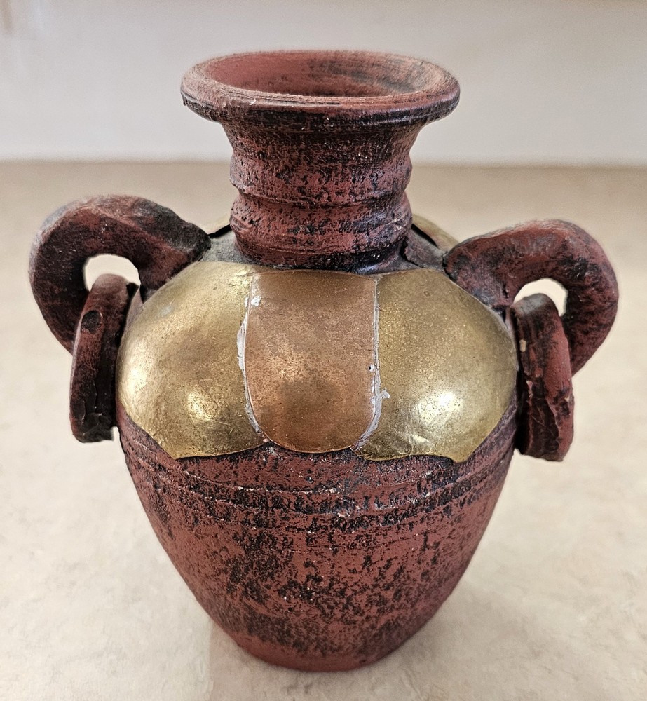 Vintage Mexican Terracotta Pottery Vase, Brass Copper Overlay Loop Handles, 5.5″