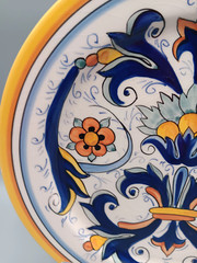 KERAMICS PERU POTTERY HAND PAINTED ROUND SERVING PLATE OR PLATTER