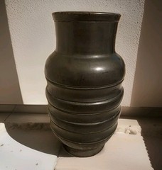 OAXACA BLACK POTTERY RIBBED CLAY VASE MATTE BLACK SIGNED LAMA 8″H MEXICO