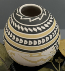 Mata Ortiz Pottery Seed Pot Ana Veloz Paquime Olla Vase Mexico Art Contemporary