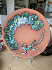 Vintage Mexican Folk Art Hand Painted Clay 10-1/8” Plate 3D Green Lizard Flower