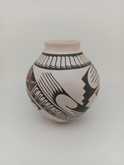 Mata Ortiz pottery by Maria Acosta Handmade and Painted.