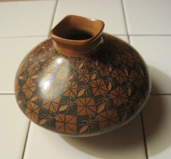 Yolanda Yoly Ledez – Ants & Stars Red Clay/Black – Mata Ortiz Pottery – Seed Pot