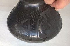 Santa Clara Pueblo 6″ Black Pot Oaxaca Mexico Barro Negro Pottery Artist Elida