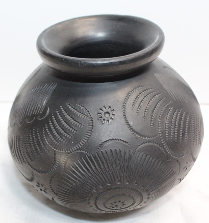 BLACK Clay Pottery Mexico 4″ Tall