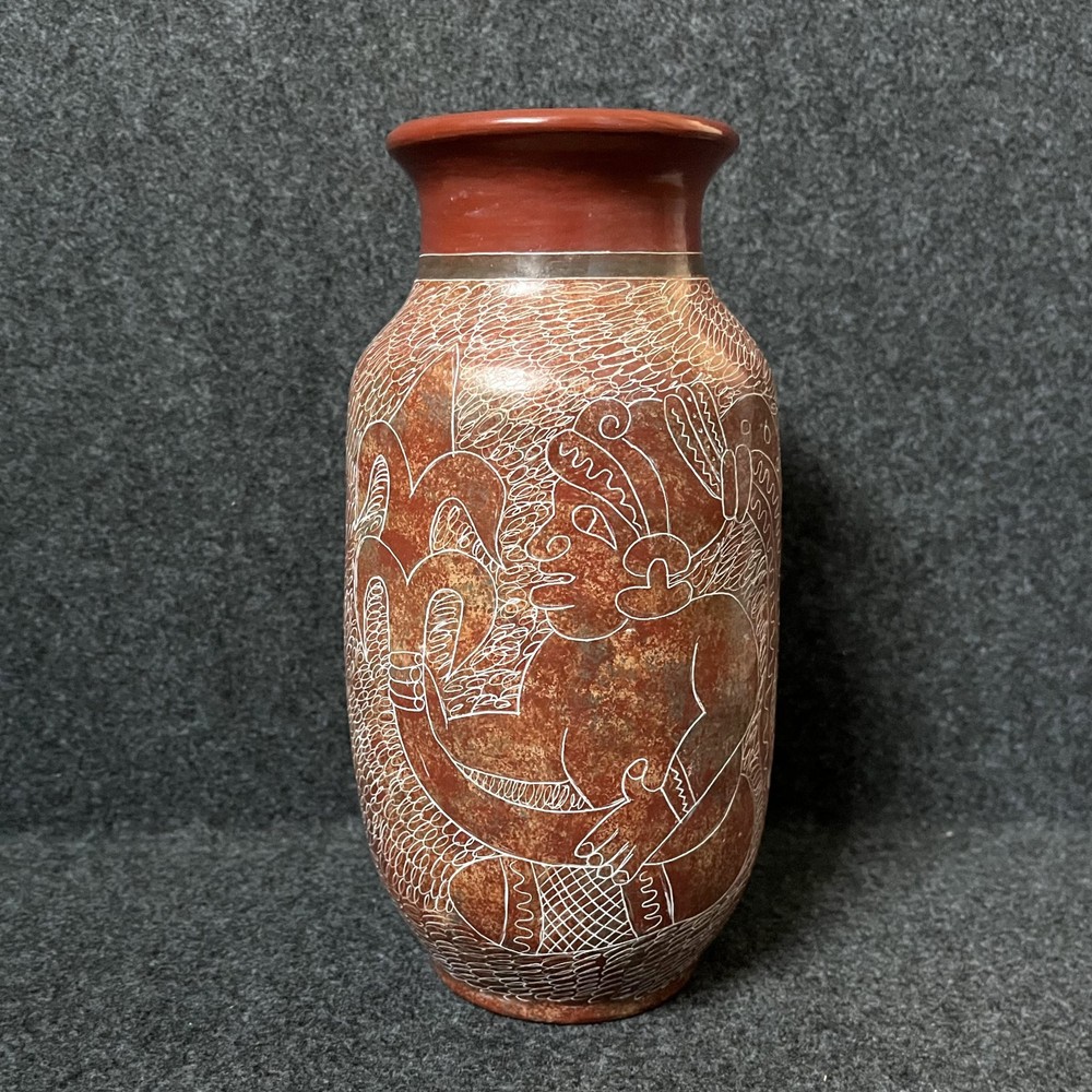 Handmade Mexican Red Clay Pottery Vase Etched Mata Ortiz Style Vintage 9-1/2″