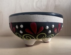 Vintage Mexican Folk Art Tripod Pottery Bowl Hand Painted Black Red Green