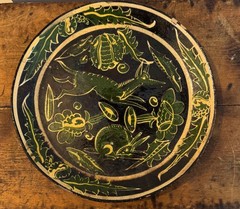 Vintage Mexican Fantasia Plate 1930s Tlaquepaque 10″ deer rabbit black and green