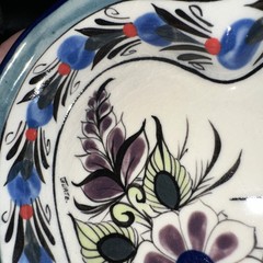 MEXICAN POTTERY HEART SHAPED TRINKET DISH WITH HUMMINGBIRD SIGNED ‘GUATE’