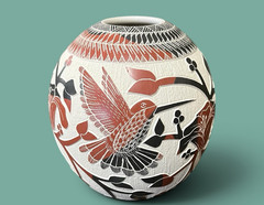 Mata Ortiz Pottery Lupita Quezada Hummingbird Flowers Floral Jar Vase Mexican