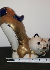 Vint Tonala Mexican stretching cat ceramic Figurine decorated with brass scales