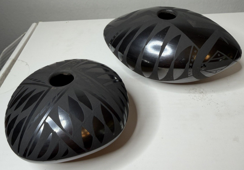2pc Lot VTG Amelia Hernandez Mata Ortiz Blackware Seed Pots Modern BOHO Decor
