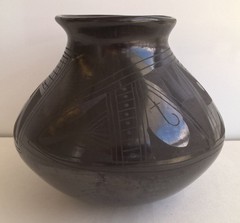 Santa Clara Pueblo 6″ Black Pot Oaxaca Mexico Barro Negro Pottery Artist Elida