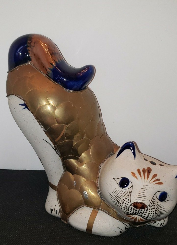 Vint Tonala Mexican stretching cat ceramic Figurine decorated with brass scales