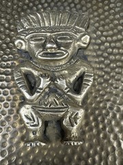 Vintage Brass Aztec Mayan Charger Tray Wall Brass Plate With 3D Figure 16″ Dia