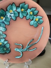 Vintage Mexican Folk Art Hand Painted Clay 10-1/8” Plate 3D Green Lizard Flower