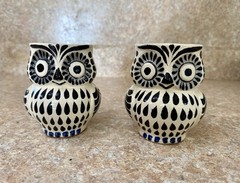 GTO Mexican Handmade Pottery Owl Mugs Pair Black White Blue Hand Painted 3” (2)