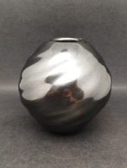 Mata Ortiz Pottery ~ Alonso Sandoval black on black coiled 4.75″ tall 4.75″wide.